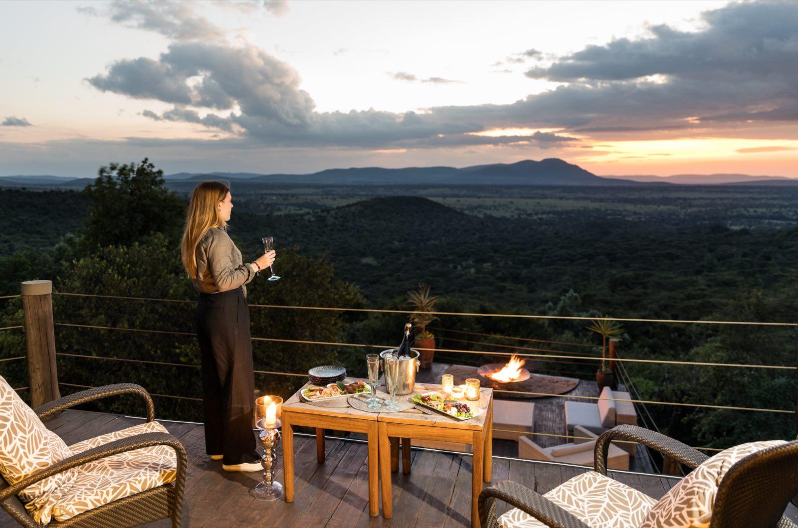 A Safari That Builds Slowly