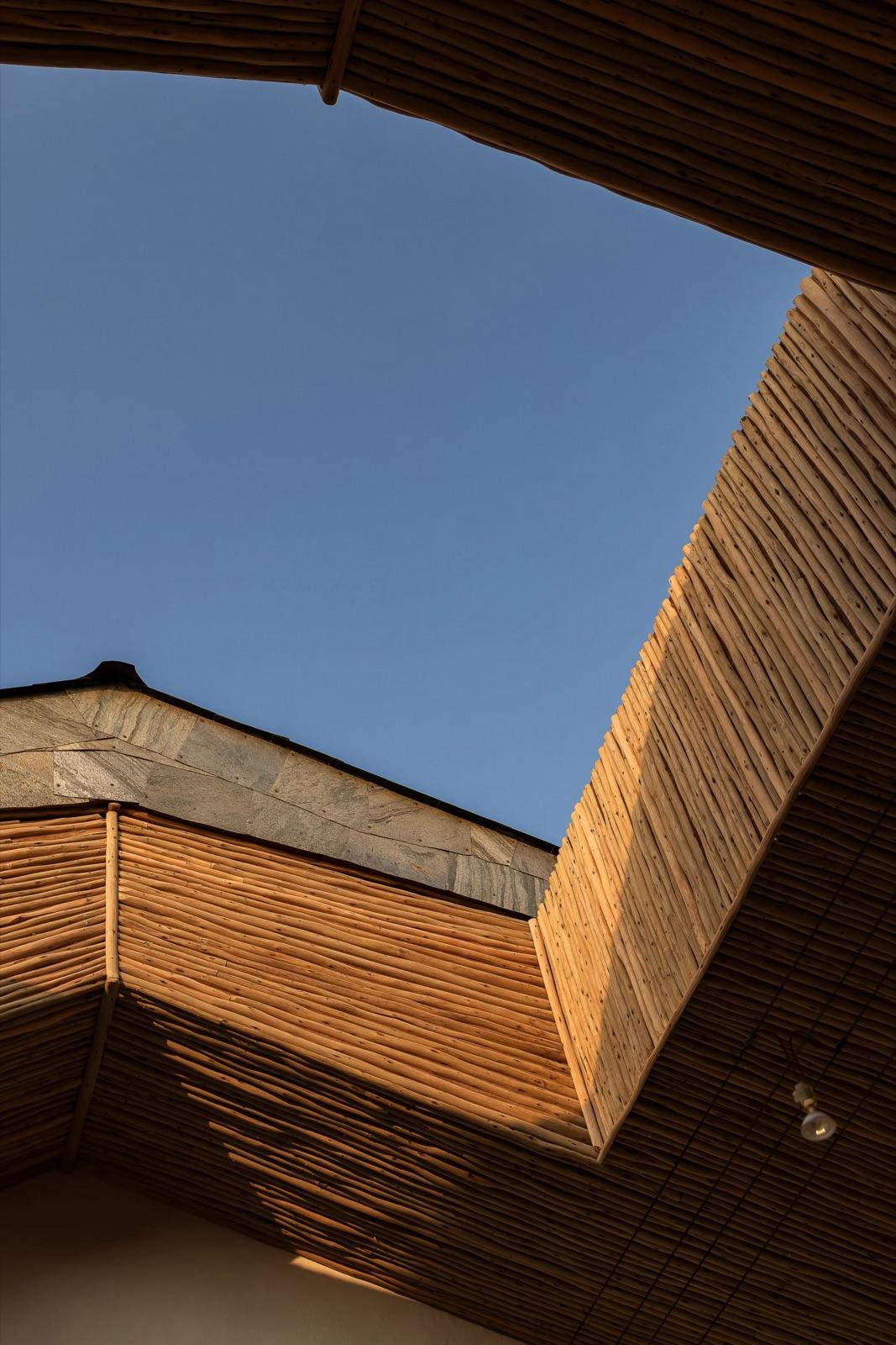 Retractable Roof
