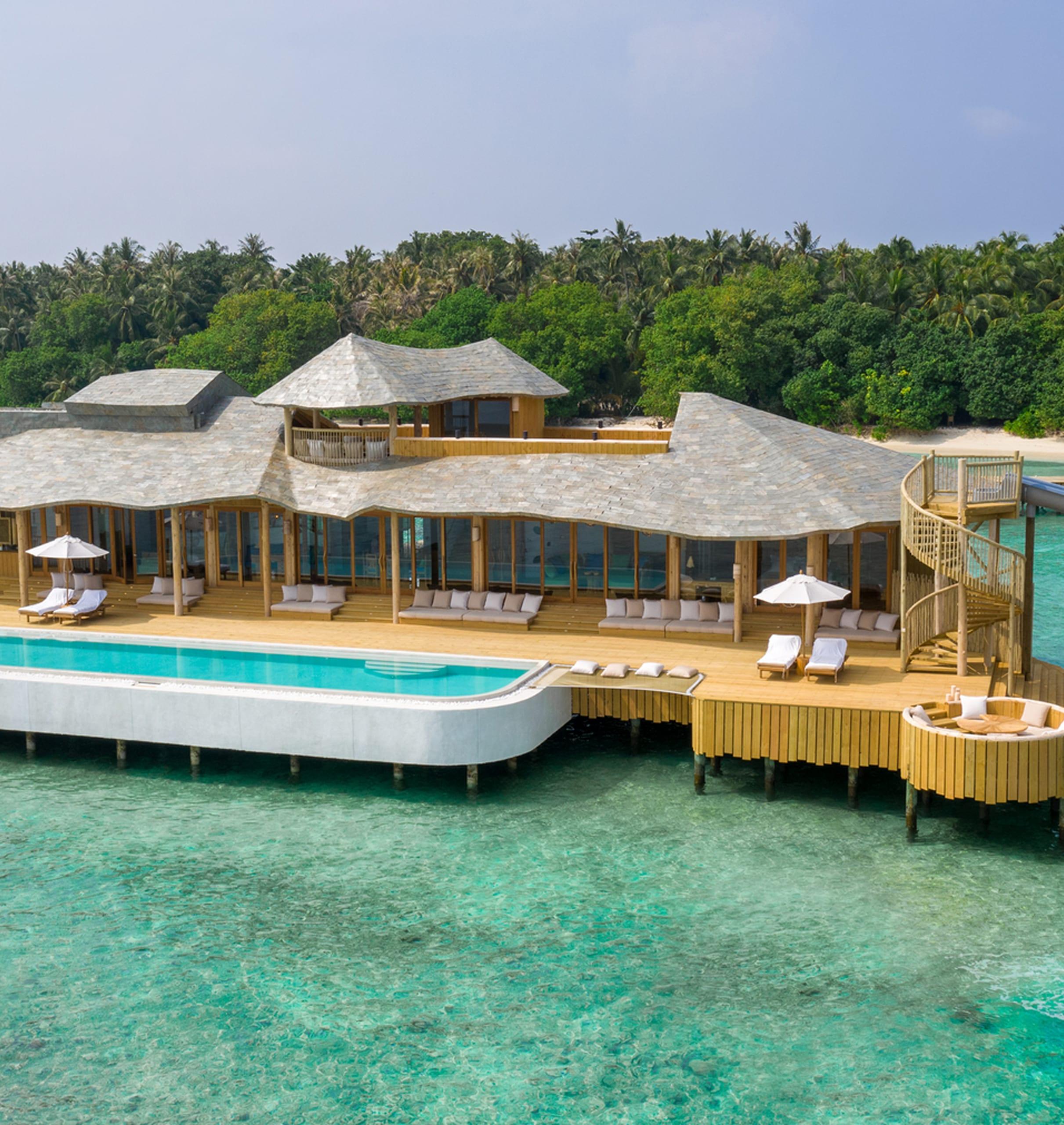 What It Feels Like to Wake Up Above the Ocean