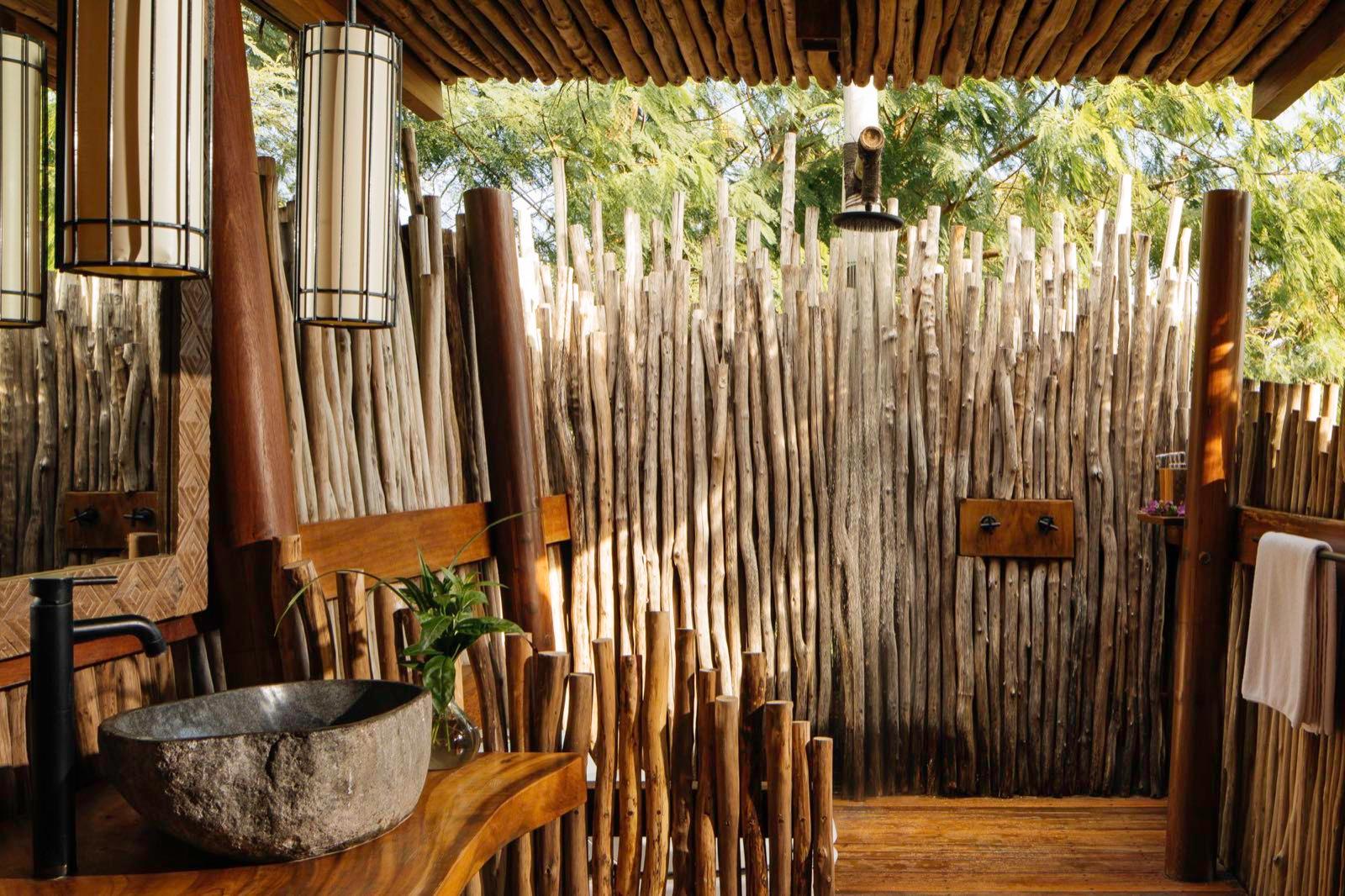 NIHI Sumba Accommodation Marangga Family Estate Bathroom