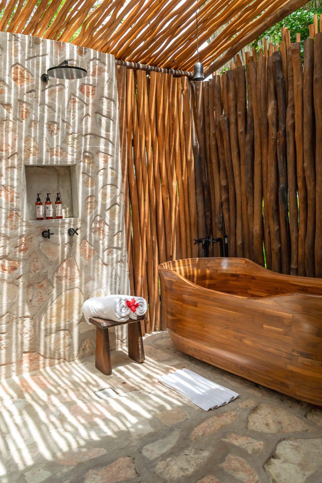 NIHI Sumba Accommodation Marangga Family Estate D Bathroom