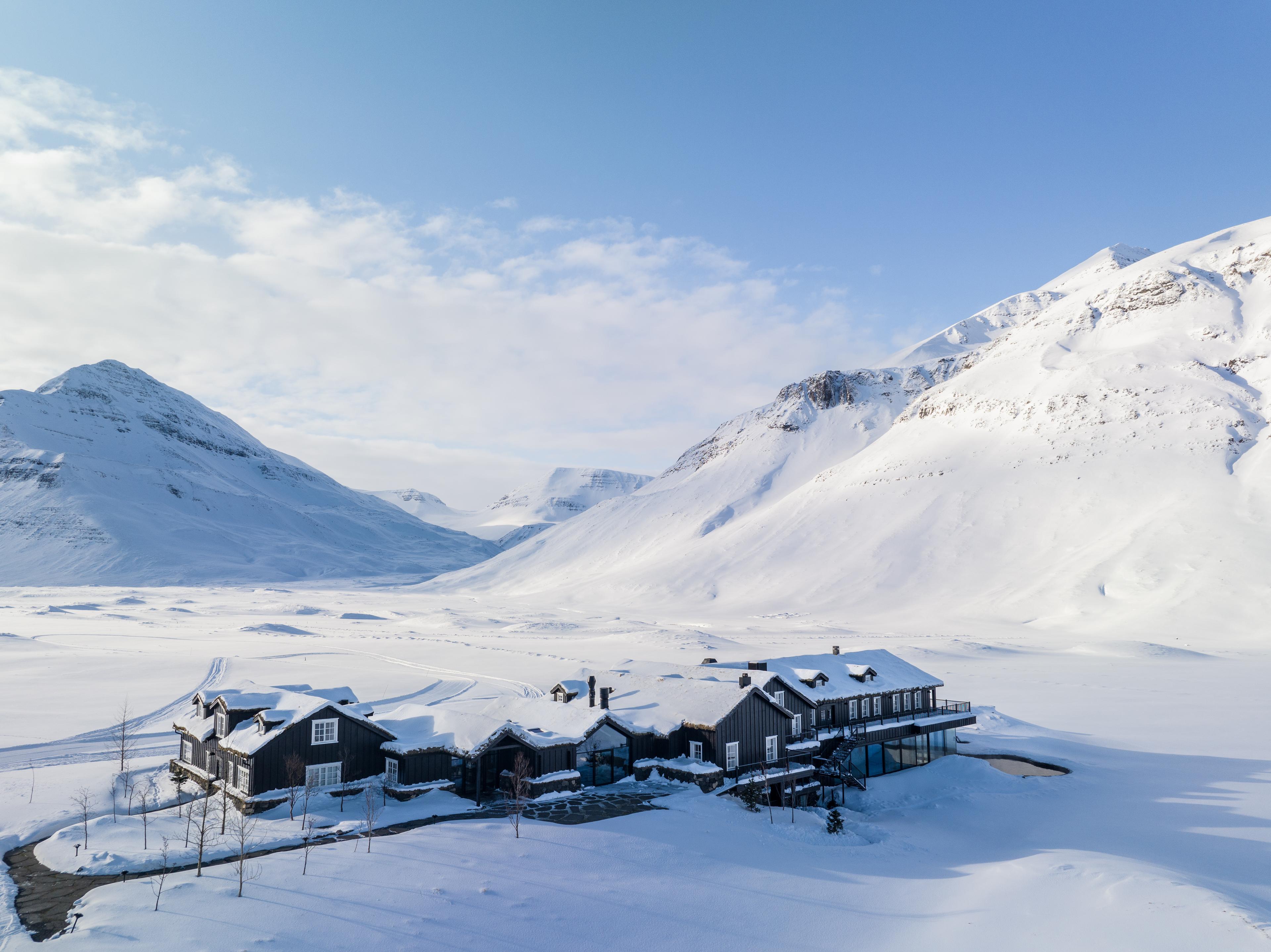Summit-to-Sea Heli-Skiing on the Troll Peninsula — interior